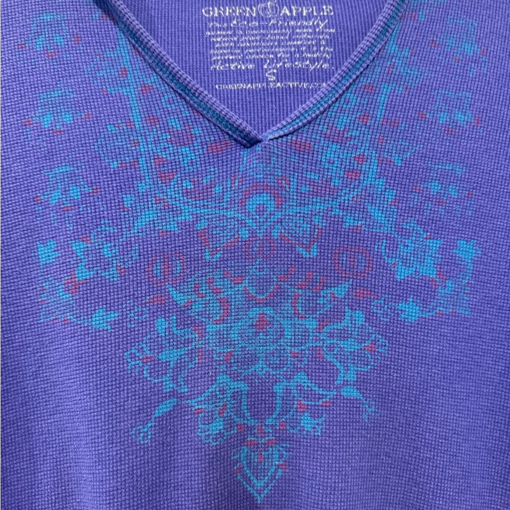 Green Apple 🍏 Yoga Bamboo Vibrant Scrolls Long Sleeve Top - NWT - PURPLE Small